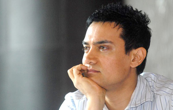 bollywood hero aamir khan,aamir khan controversy about india,aamir khan about intolerance in india  జీవితం అమీర్‌ఖాన్‌ సరదా తీర్చేస్తోంది.! 